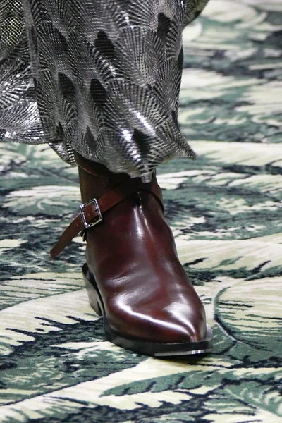 Look 97